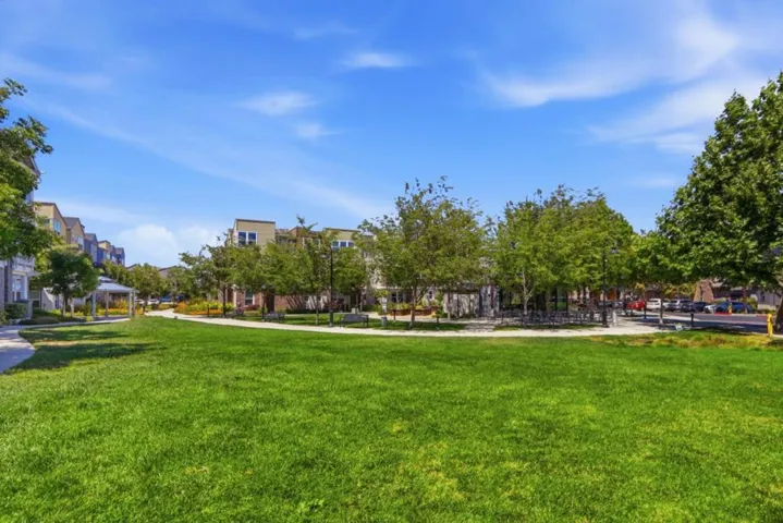 552 Galt Terrace 4, Sunnyvale, California 94085