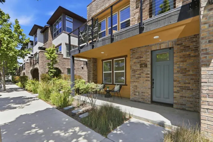 552 Galt Terrace 4, Sunnyvale, California 94085