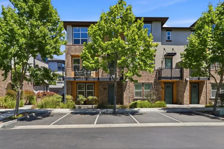 552 Galt Terrace 4, Sunnyvale, California 94085