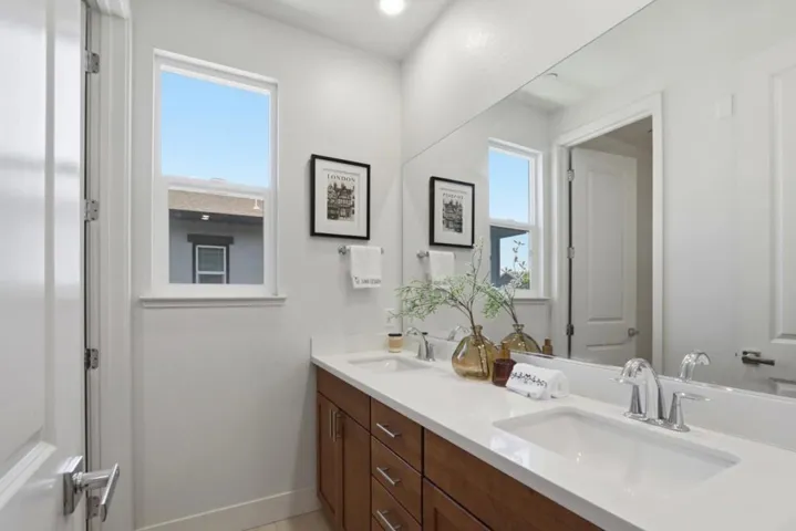 552 Galt Terrace 4, Sunnyvale, California 94085