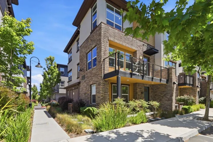 552 Galt Terrace 4, Sunnyvale, California 94085