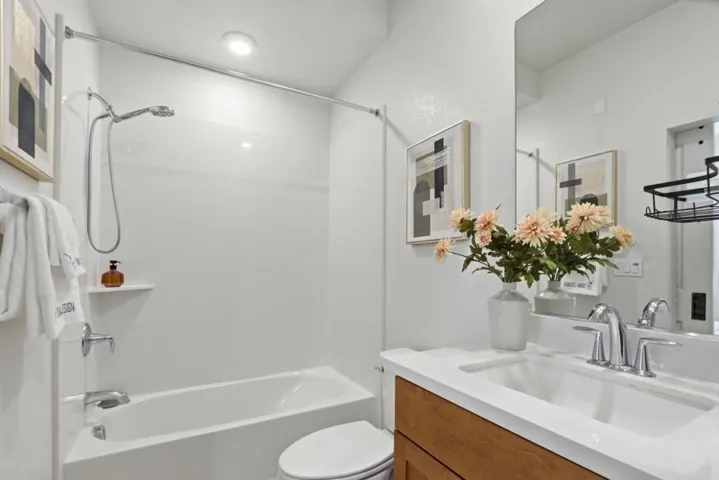552 Galt Terrace 4, Sunnyvale, California 94085