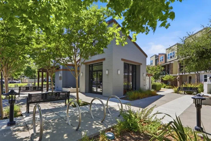 552 Galt Terrace 4, Sunnyvale, California 94085