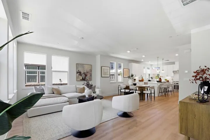 552 Galt Terrace 4, Sunnyvale, California 94085