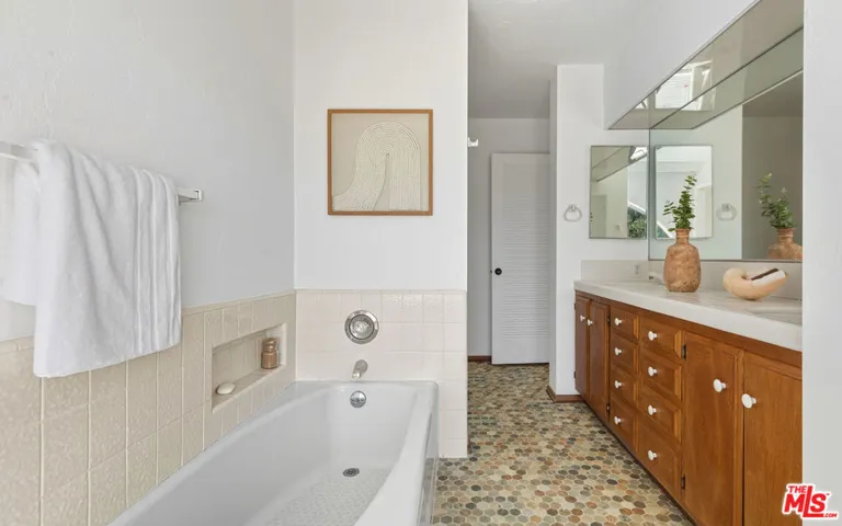26902 Malibu Cove Colony Drive, Malibu, California 90265