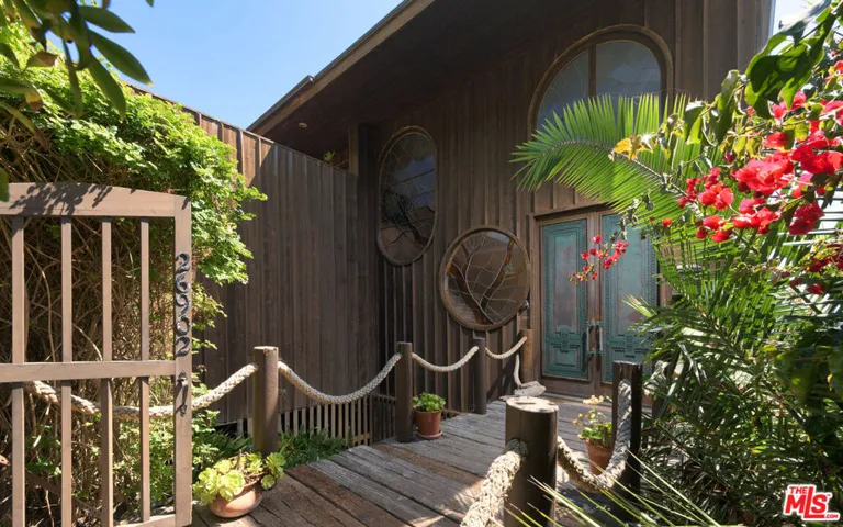 26902 Malibu Cove Colony Drive, Malibu, California 90265