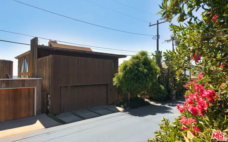 26902 Malibu Cove Colony Drive, Malibu, California 90265