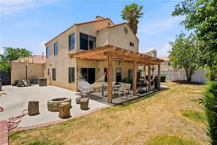 Spacious backyard for year round entertainment.