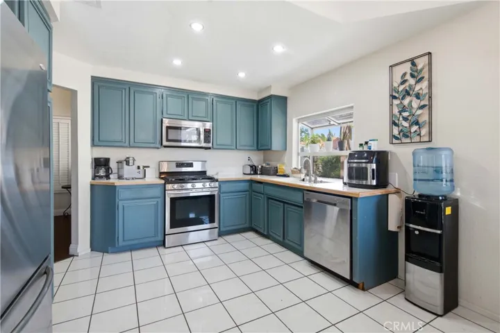 4043 E Avenue R12, Palmdale, California 93552