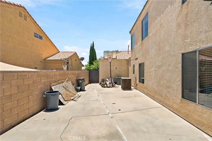 4043 E Avenue R12, Palmdale, California 93552