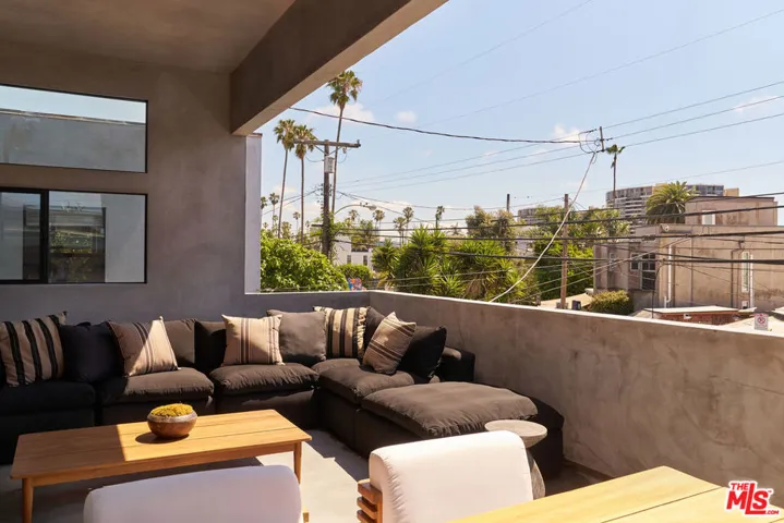 2411 Abbot Kinney Boulevard, Los Angeles, California 90291
