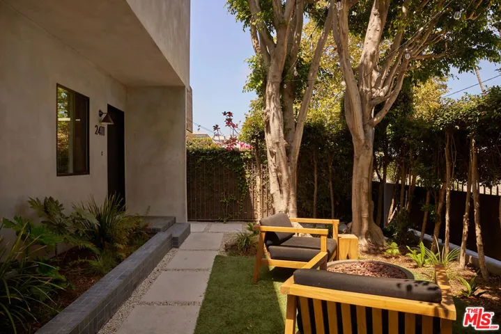 2411 Abbot Kinney Boulevard, Los Angeles, California 90291