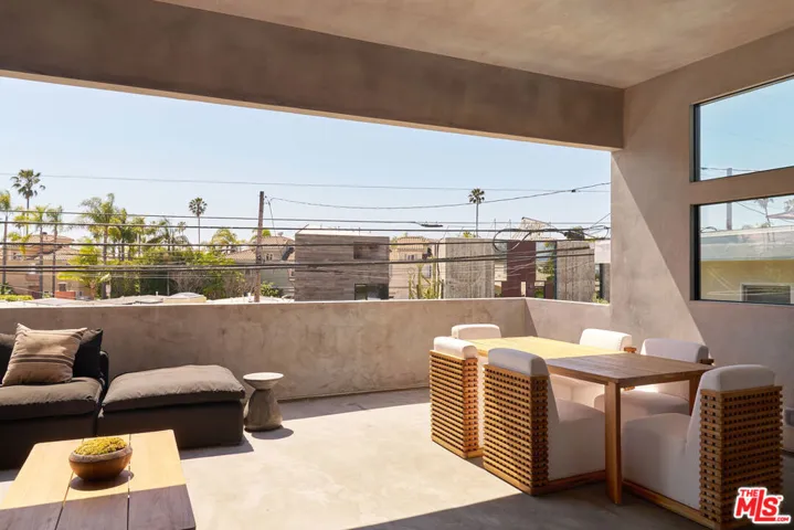 2411 Abbot Kinney Boulevard, Los Angeles, California 90291