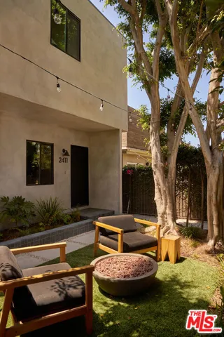 2411 Abbot Kinney Boulevard, Los Angeles, California 90291