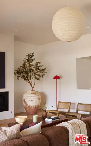 2411 Abbot Kinney Boulevard, Los Angeles, California 90291