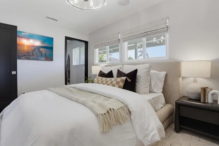 6896 Turnbridge, San Diego, California 92119