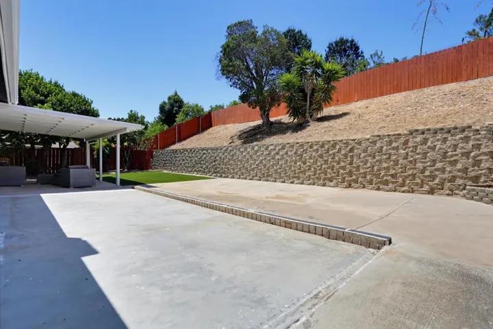 6896 Turnbridge, San Diego, California 92119