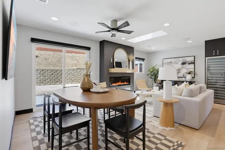 6896 Turnbridge, San Diego, California 92119