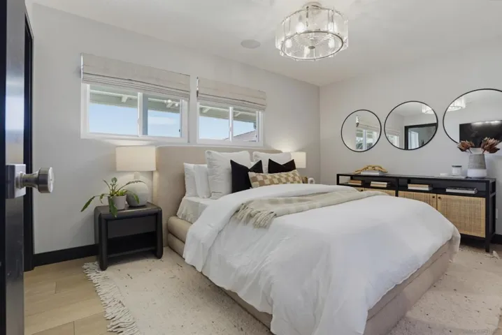 6896 Turnbridge, San Diego, California 92119