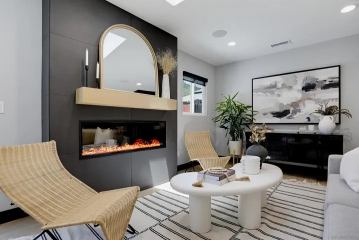 6896 Turnbridge, San Diego, California 92119