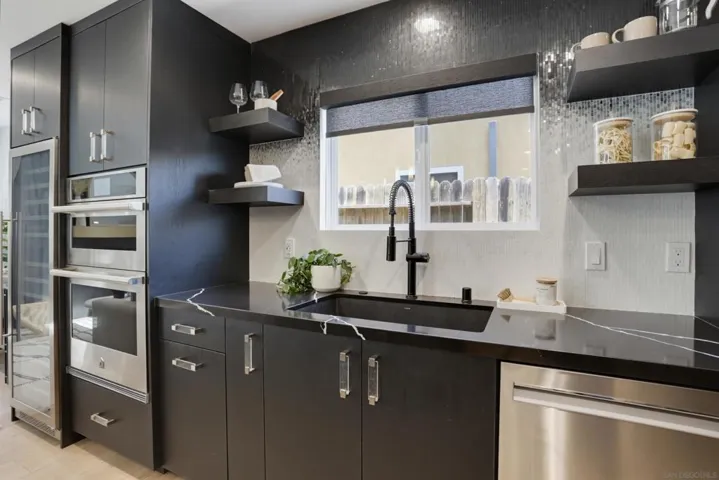 6896 Turnbridge, San Diego, California 92119