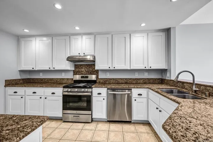 9325 Babauta Rd 8, San Diego, California 92129