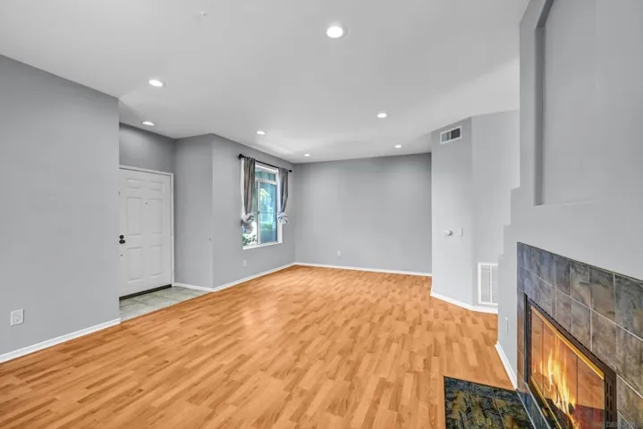9325 Babauta Rd 8, San Diego, California 92129