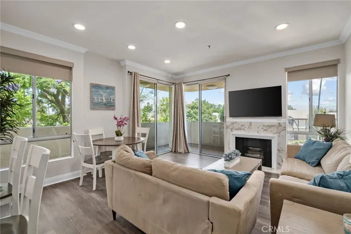 19350 Sherman Way 201, Reseda, California 91335