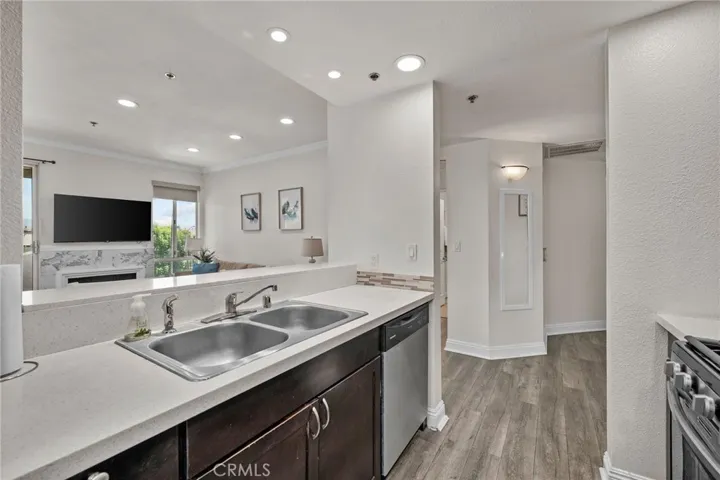 19350 Sherman Way 201, Reseda, California 91335
