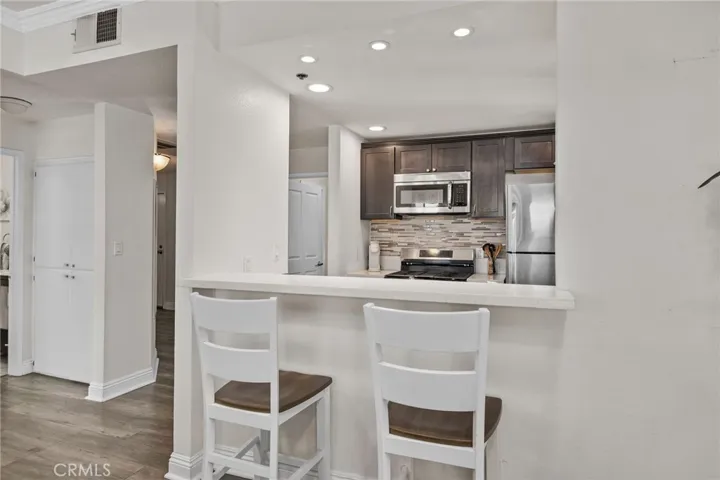 19350 Sherman Way 201, Reseda, California 91335