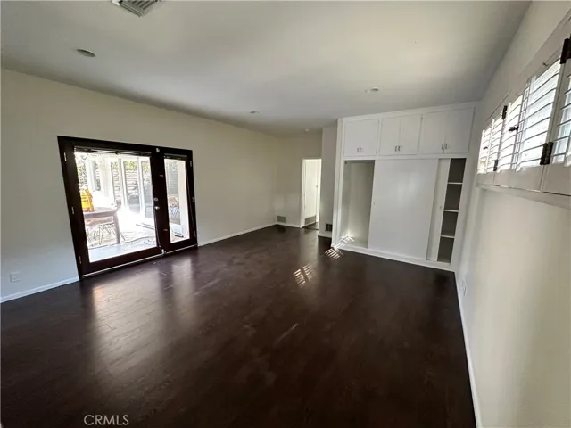 11336 Montana, Los Angeles, California 90049
