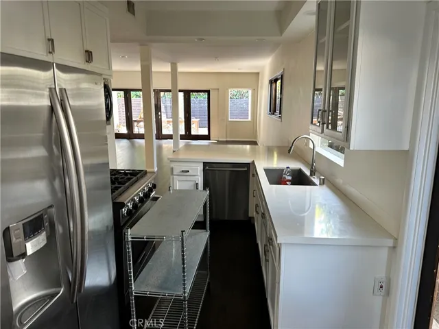 11336 Montana, Los Angeles, California 90049