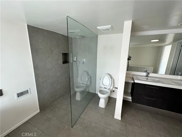 11336 Montana, Los Angeles, California 90049