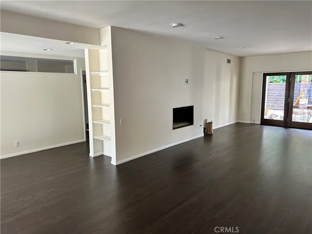11336 Montana, Los Angeles, California 90049
