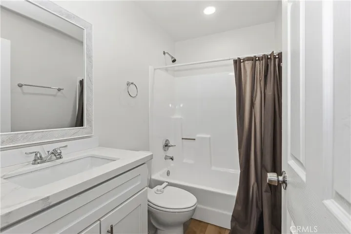 11471 Hollyvale, Victorville, California 92392