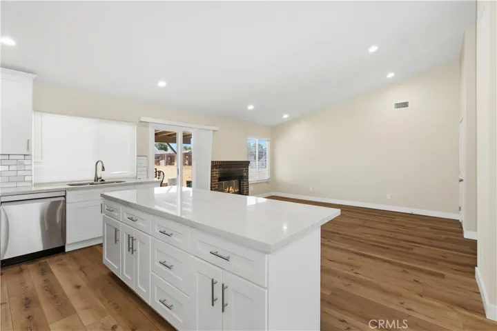 11471 Hollyvale, Victorville, California 92392