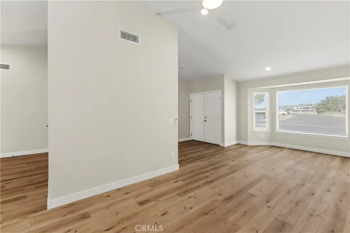 11471 Hollyvale, Victorville, California 92392