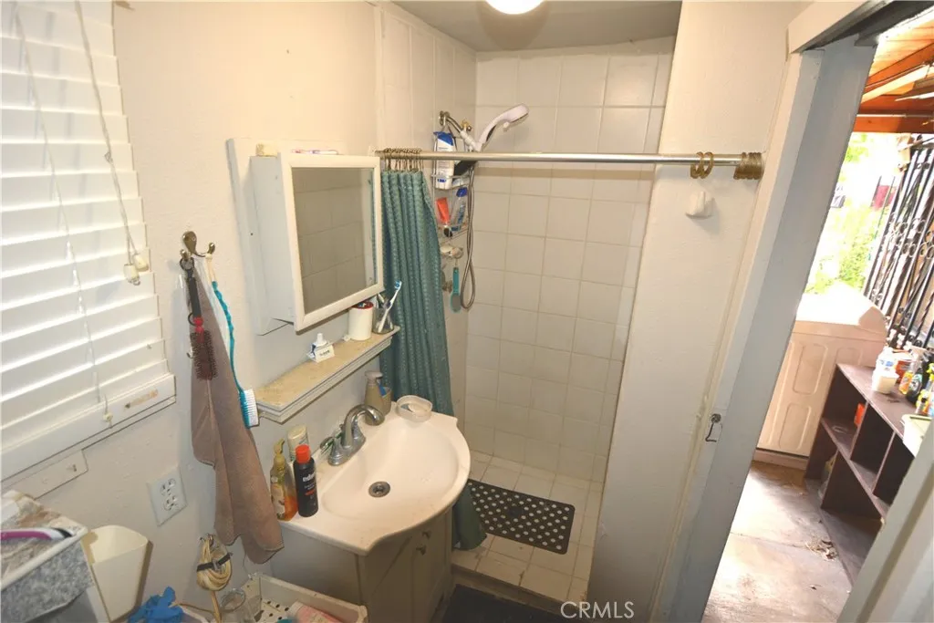 Second 3/4 bath can serve the guests without entering the main house