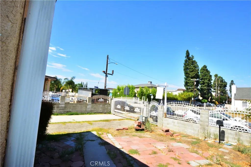 View of front yard from doorway