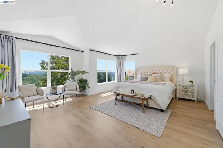 22024 E Lyndon Loop, Castro Valley, California 94552