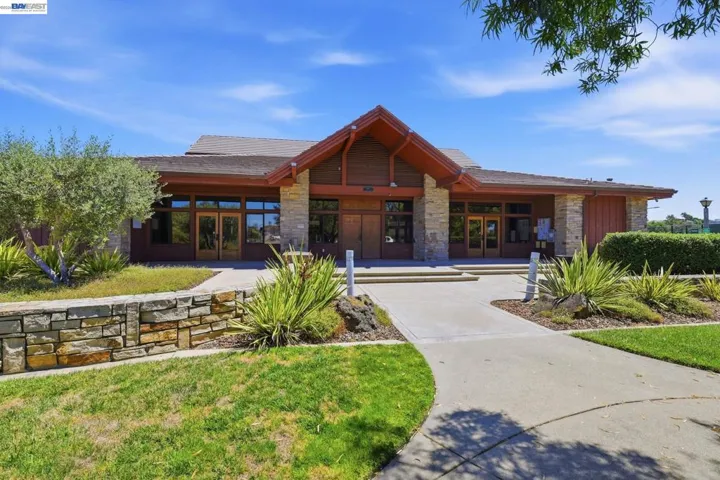 22024 E Lyndon Loop, Castro Valley, California 94552