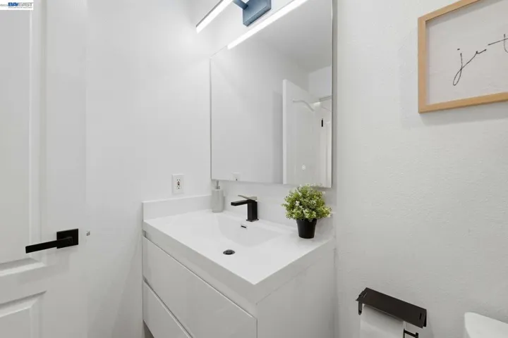 22024 E Lyndon Loop, Castro Valley, California 94552
