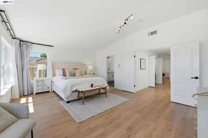22024 E Lyndon Loop, Castro Valley, California 94552
