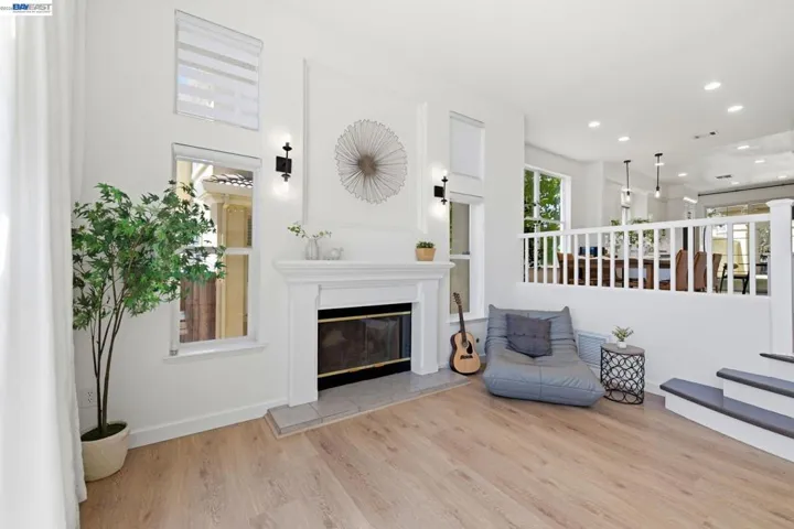 22024 E Lyndon Loop, Castro Valley, California 94552