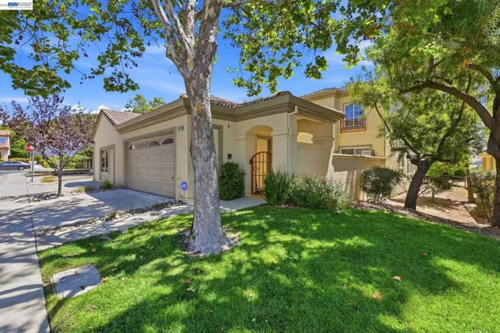 22024 E Lyndon Loop, Castro Valley, California 94552