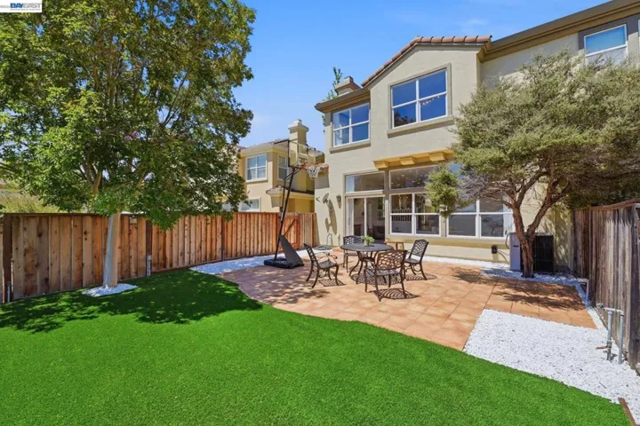 22024 E Lyndon Loop, Castro Valley, California 94552