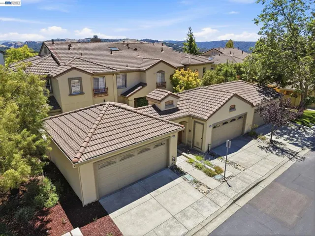 22024 E Lyndon Loop, Castro Valley, California 94552