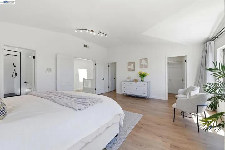 22024 E Lyndon Loop, Castro Valley, California 94552