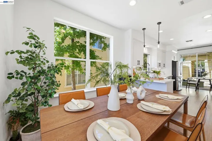 22024 E Lyndon Loop, Castro Valley, California 94552