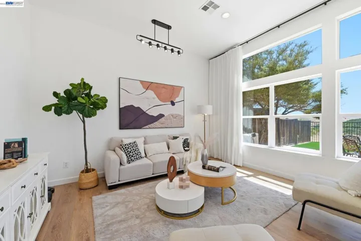 22024 E Lyndon Loop, Castro Valley, California 94552